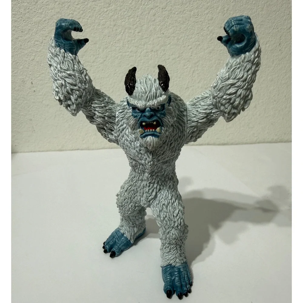 Schleich Eldrador Creatures Snow Beast Yeti White Blue Action Figure 42448 2017
